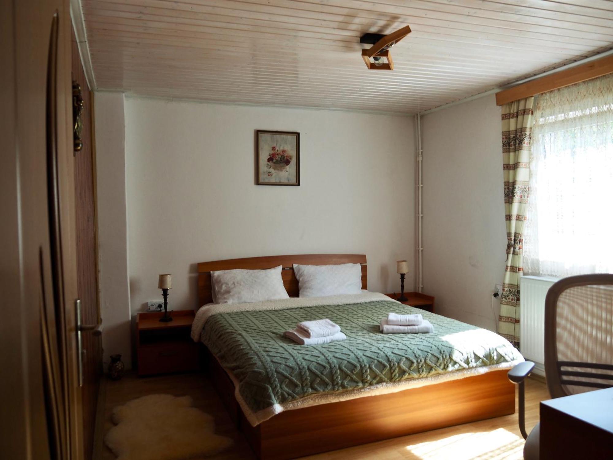 Holiday House Valiug Bagian luar foto