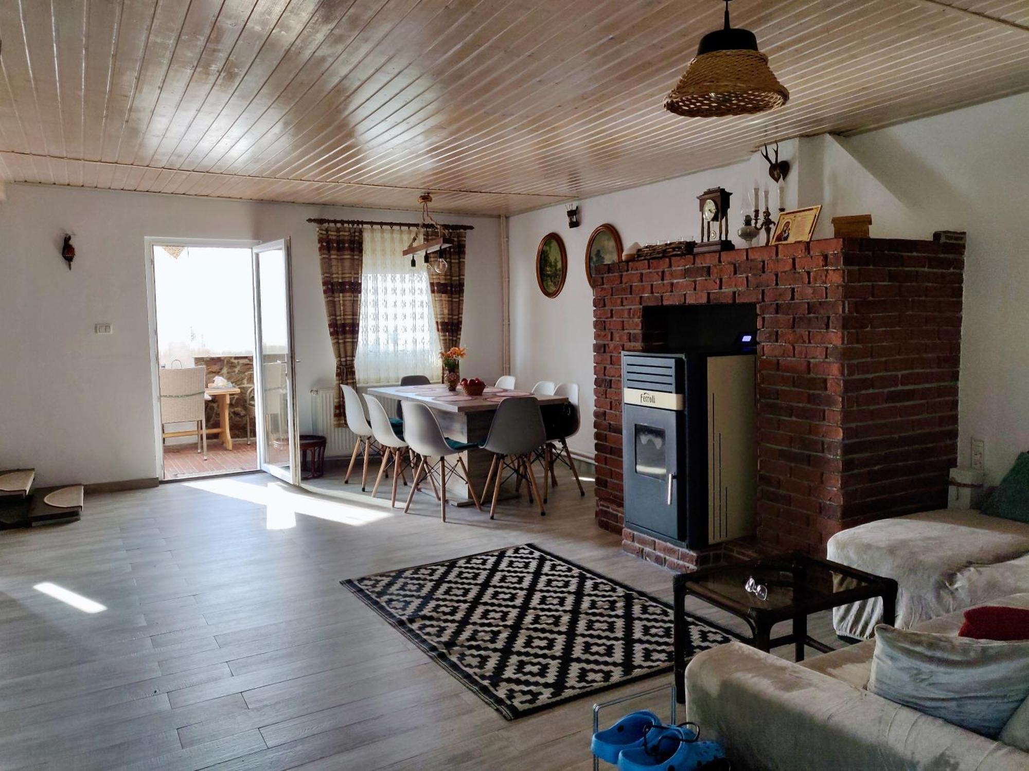 Holiday House Valiug Bagian luar foto