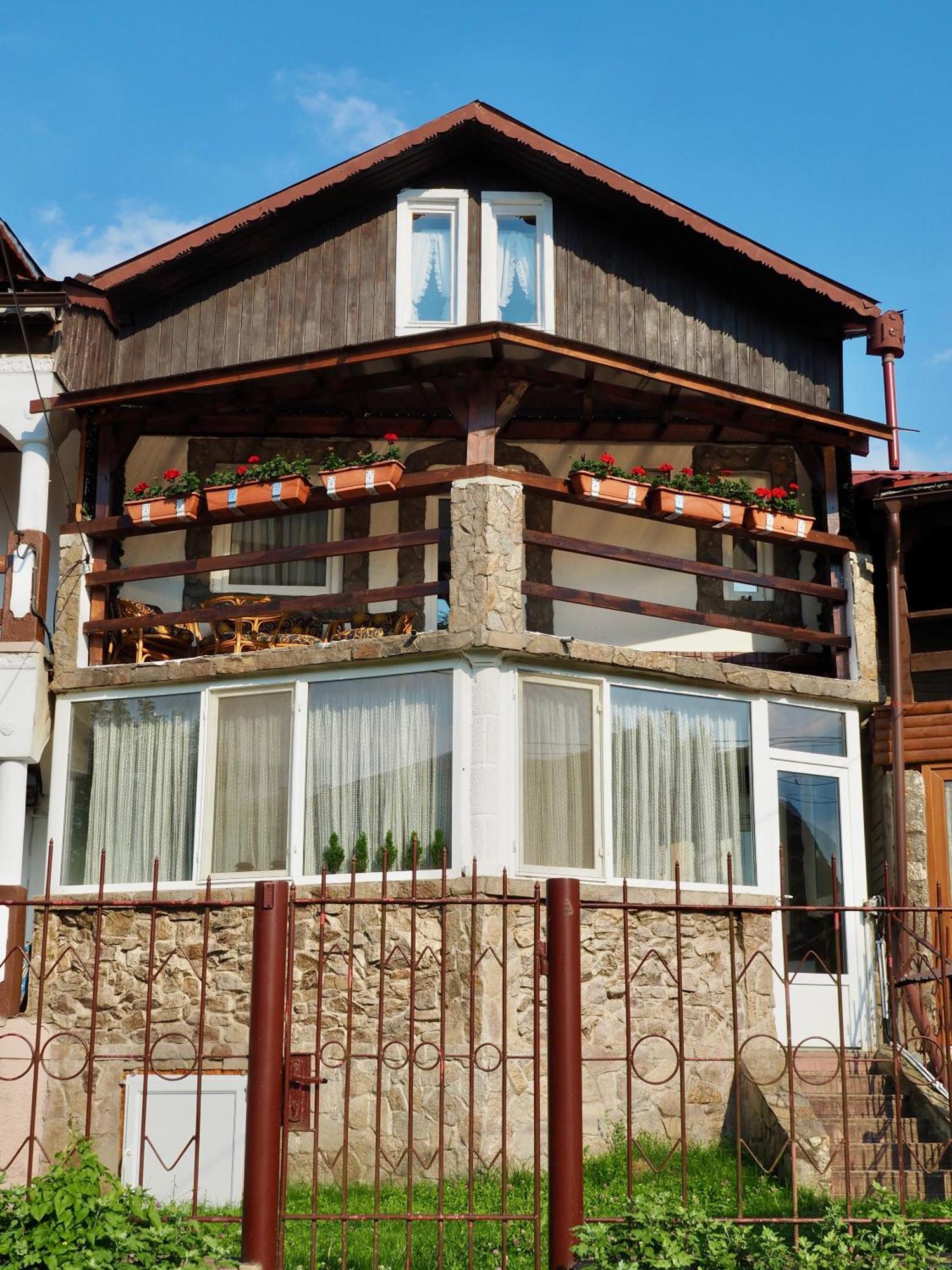 Holiday House Valiug Bagian luar foto